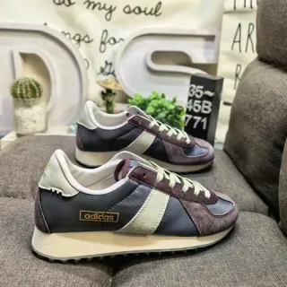 Adidas भूरी भूरे रेट्रो रनर मोरा-और-टेक्सटाइल अपर लाइफस्टाइल स्नीकर