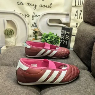 Adidas Burgundy Pink Quilted Leather Upper Three-Stripe Side Panel Mary Jane Shoes