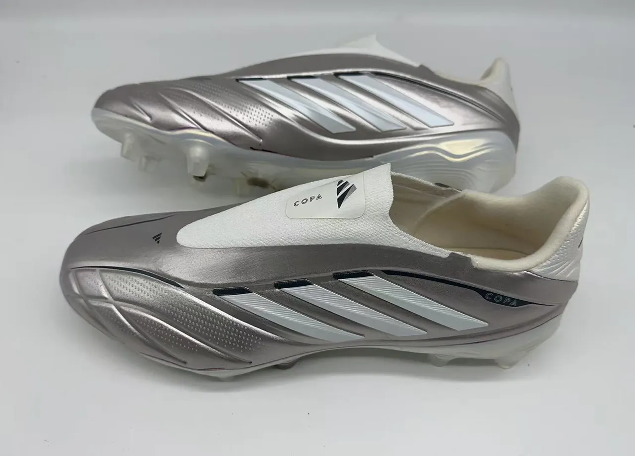 Adidas Copa রূপালী সাদা লেসবিহীন কলার ধাতব সিন্থেটিক উপর দৃঢ় গ্রাউন্ড ফুটবল জুতো 8