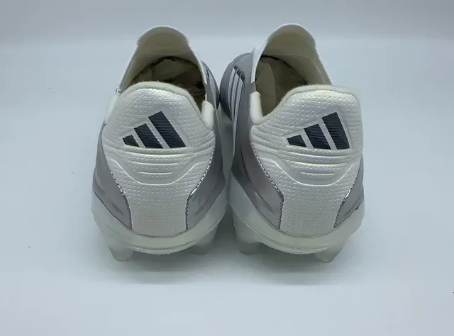 Adidas Copa রূপালী সাদা লেসবিহীন কলার ধাতব সিন্থেটিক উপর দৃঢ় গ্রাউন্ড ফুটবল জুতো 9