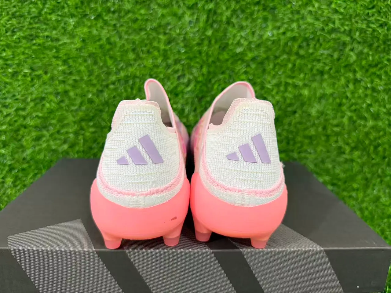 Adidas F50 Chaussures de soccer à empeigne rose transparente sans lacets sock-fit supérieure translucide semelle gradient translucide surface ferme 6