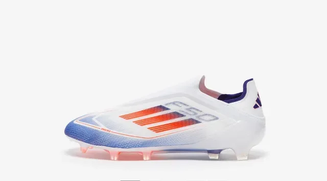 Adidas F50 Sapatos de futebol branco e azul colar de meia overlay de listras gradientes superfície firme 13