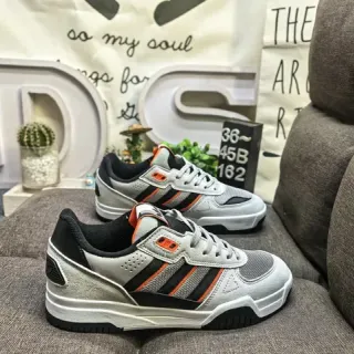 Adidas ग्रे काला लो-टॉप लेयर ओवरले लाइफस्टाइल स्नीकर