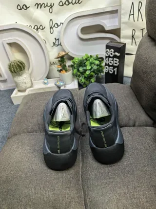 Adidas Hyperboost Black Lifestyle Sneakers 18