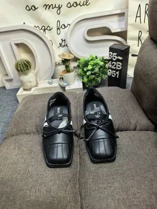 Adidas Mary Jane Chaussures Mary Jane Noires Blanches Sans Lacets Panneau Latéral à Trois Rayures Mary Jane Chaussures 10