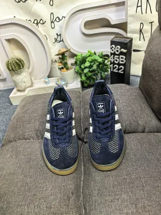 Adidas Navy Beige Low-Top Knit-Mesh Upper Lifestyle Sneakers 10