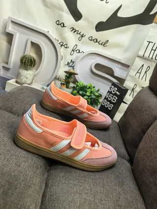 Adidas Pink White Laceless Mary Jane Silhouette Velcro Strap Closure Lifestyle Sneakers 9