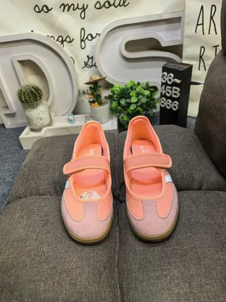 Adidas Pink White Laceless Mary Jane Silhouette Velcro Strap Closure Lifestyle Sneakers 10