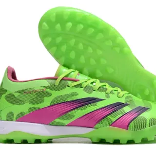 Adidas Predator हरा गुलाबी नियोन सिंथेटिक ऊपरी मैजेंटा तीन धारें ओवरले टर्फ फुटबॉल जूते