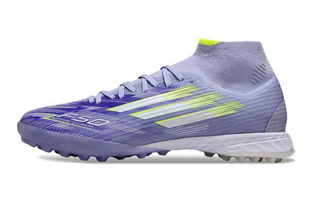 Adidas Tênis de Futebol com Sobreposição Gráfica de Três Listras na Parte Superior de Malha com Ajuste de Meia em Roxo Amarelo para Gramado 7