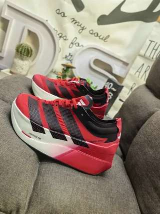 Adidas Red Black Sculpted Midsole Engineered Mesh Upper Running Shoes 7