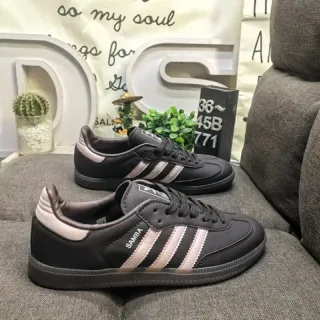 Adidas Samba काला और गुलाबी जीवनशैली स्नीकर