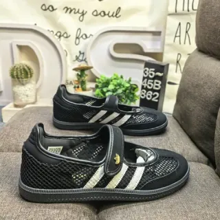 Adidas Samba Classic काला और क्रीम लाइफस्टाइल स्नीकर