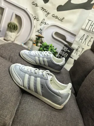 Adidas Silver White Metallic Leather Perforated Toebox Lifestyle Sneakers 7
