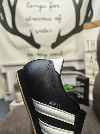 Adidas SMILS Sapatos de futebol indoor preto e branco 3