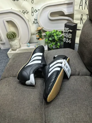 Adidas SMILS Sapatos de futebol indoor preto e branco 6