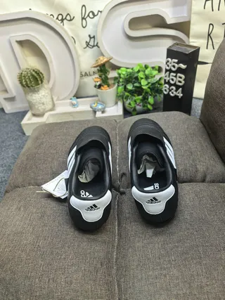 Adidas SMILS Sapatos de futebol indoor preto e branco 8