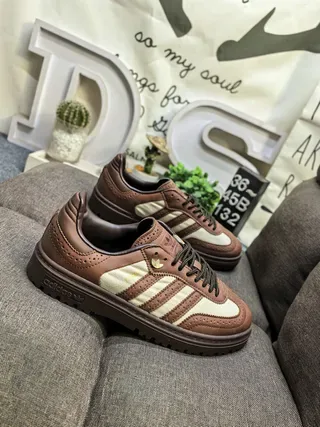 Adidas Spezial भूरा और क्रीम ब्रोग-परफोरेटेड लाइफस्टाइल स्नीकर 9