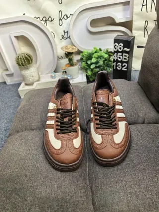 Adidas Spezial भूरा और क्रीम ब्रोग-परफोरेटेड लाइफस्टाइल स्नीकर 10