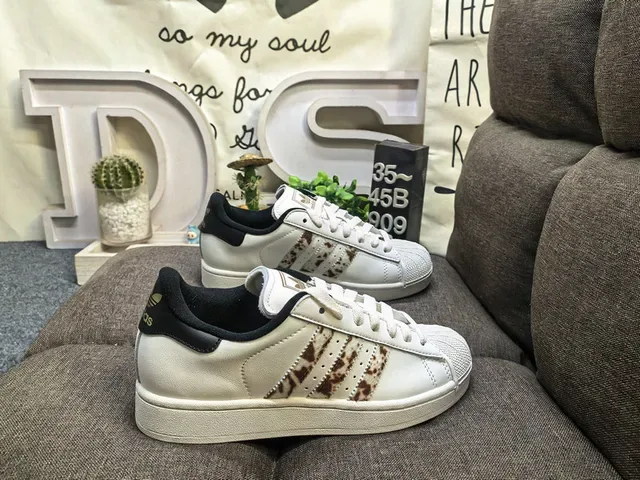 Adidas Superstar Coca-Cola Collaboration White Black Red Lifestyle Sneakers 21