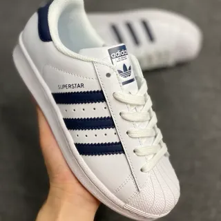 Adidas Superstar सफेद और नेवी Lifestyle Sneakers