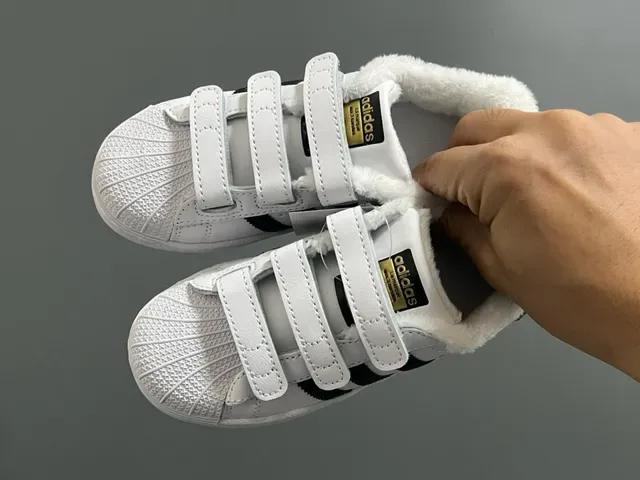 Adidas Superstar White Pink Fuzzy Collar Character Appliqué Lifestyle Sneakers 10