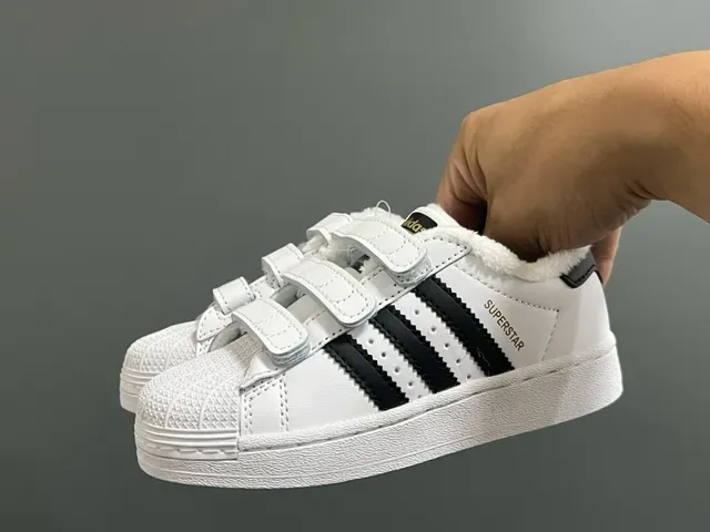 Adidas Superstar White Pink Fuzzy Collar Character Appliqué Lifestyle Sneakers 11