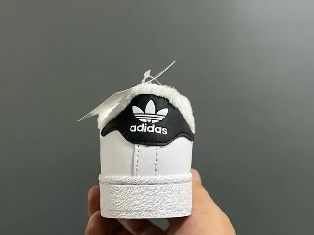 Adidas Superstar White Pink Fuzzy Collar Character Appliqué Lifestyle Sneakers 16