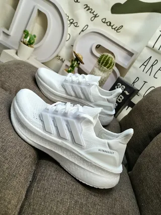 Adidas Ultraboost Chaussures de course blanches monochromatiques 7