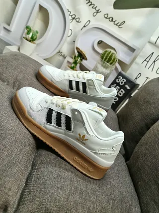 Adidas White Black Low-Top Gum Sole Lifestyle Sneakers 7