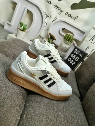 Adidas White Black Low-Top Gum Sole Lifestyle Sneakers 9