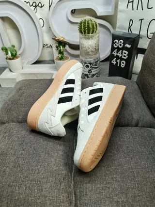 Adidas White Black Low-Top Suede-Textile Hybrid Lifestyle Sneakers 6