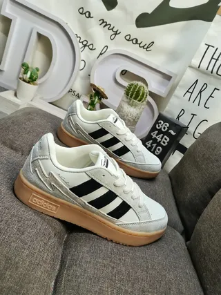 Adidas White Black Low-Top Suede-Textile Hybrid Lifestyle Sneakers 9