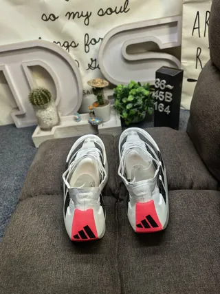 Adidas Blanco Negro Esculpido Mediplantilla Franja Perforada Superposición Zapatos de running 8
