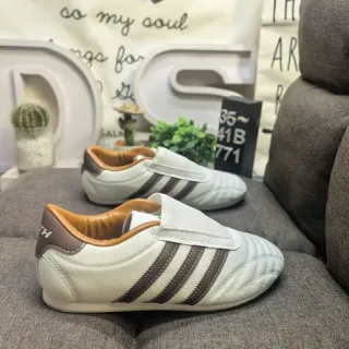 Adidas White Brown Laceless Velcro Strap Quilted Toe Cap Indoor Soccer Shoes