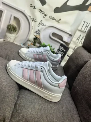 Adidas White Green Low-Top Leather-Look Upper Lifestyle Sneakers 7