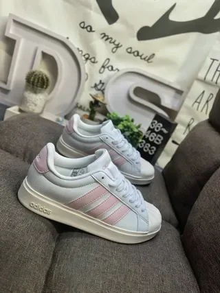 Adidas White Green Low-Top Leather-Look Upper Lifestyle Sneakers 9