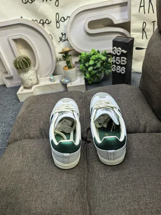 Adidas White Green Low-Top Perforated Toe Lifestyle Sneakers 8