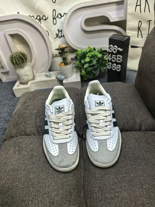 Adidas White Green Low-Top Perforated Toe Lifestyle Sneakers 10