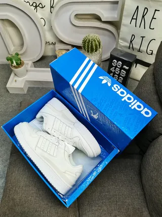 Adidas White Low-Top Lifestyle Sneakers 3