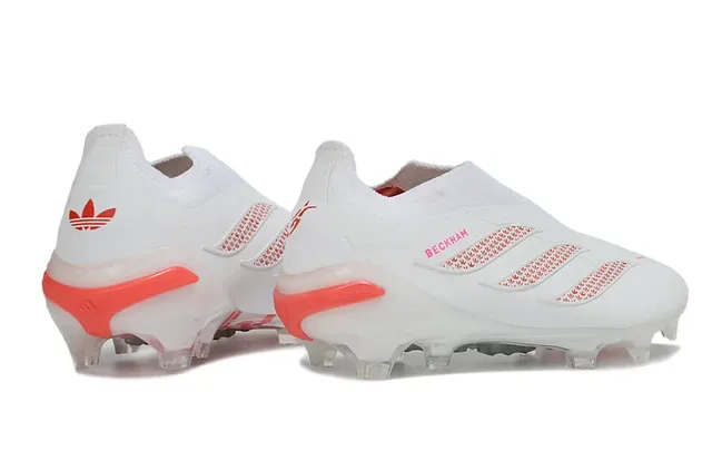 Adidas Chaussures de Football Blanc Rose Bas Haut Type Chaussette Semelle Translucide Terrain Ferme 15