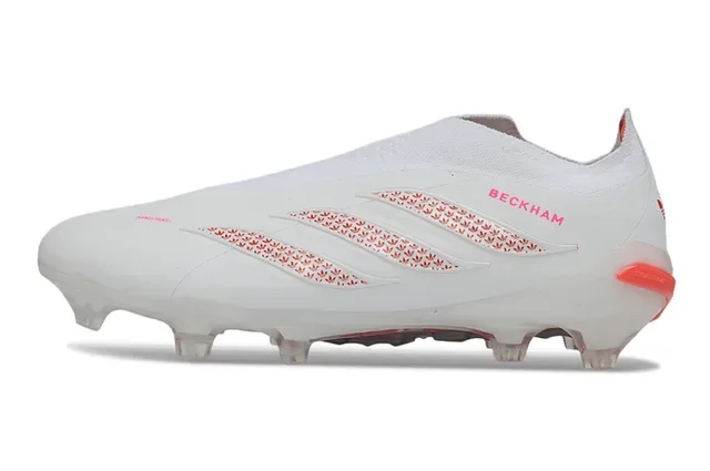 Adidas Chaussures de Football Blanc Rose Bas Haut Type Chaussette Semelle Translucide Terrain Ferme 17