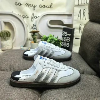Adidas सफेद चांदी बिना लेस के मुल सूड और लेदर अपर केजुअल शूज