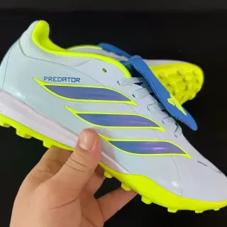 Adidas সাদা হলুদ লো-কাট সিন্থেটিক উপর মোল্ডেড কোনিক্যাল স্টাডস কৃত্রিম ঘাস ফুটবল জুতো