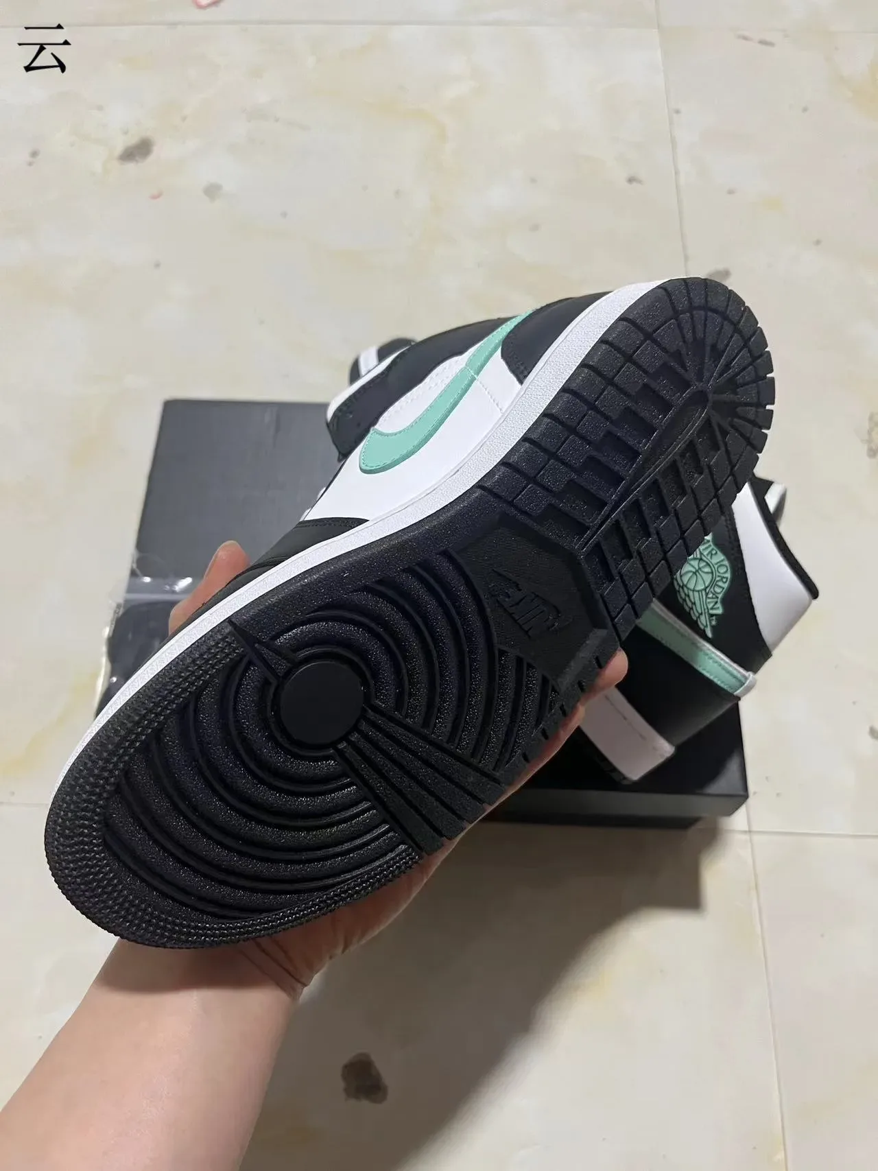 Air Jordan 1 Preto Branco Verde Menta Tênis de Basquete 6