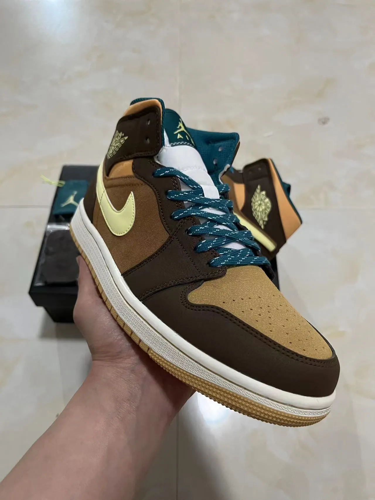 Air Jordan 1 Brown Beige High-Top Suede-Leather Panelled Basketball Shoes 2