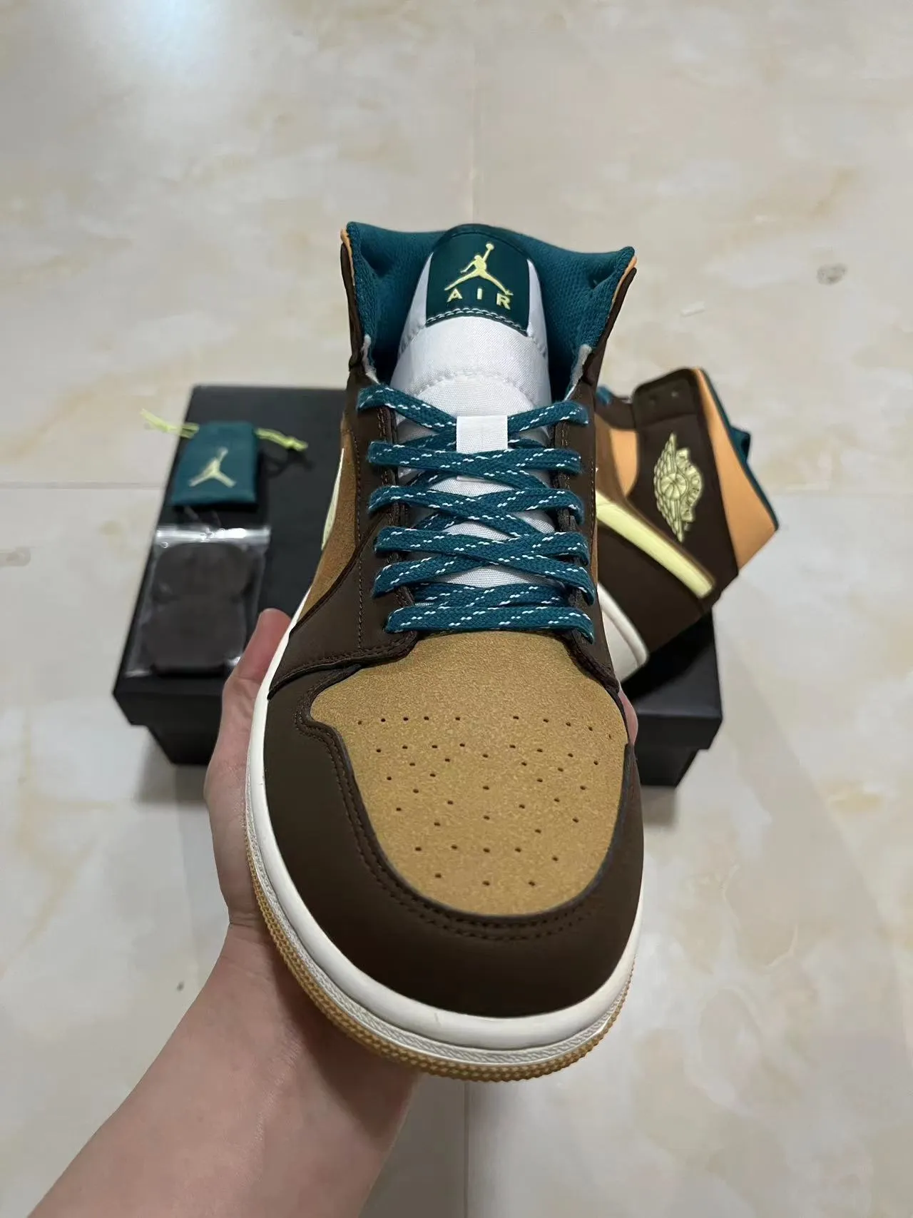 Air Jordan 1 Brown Beige High-Top Suede-Leather Panelled Basketball Shoes 3