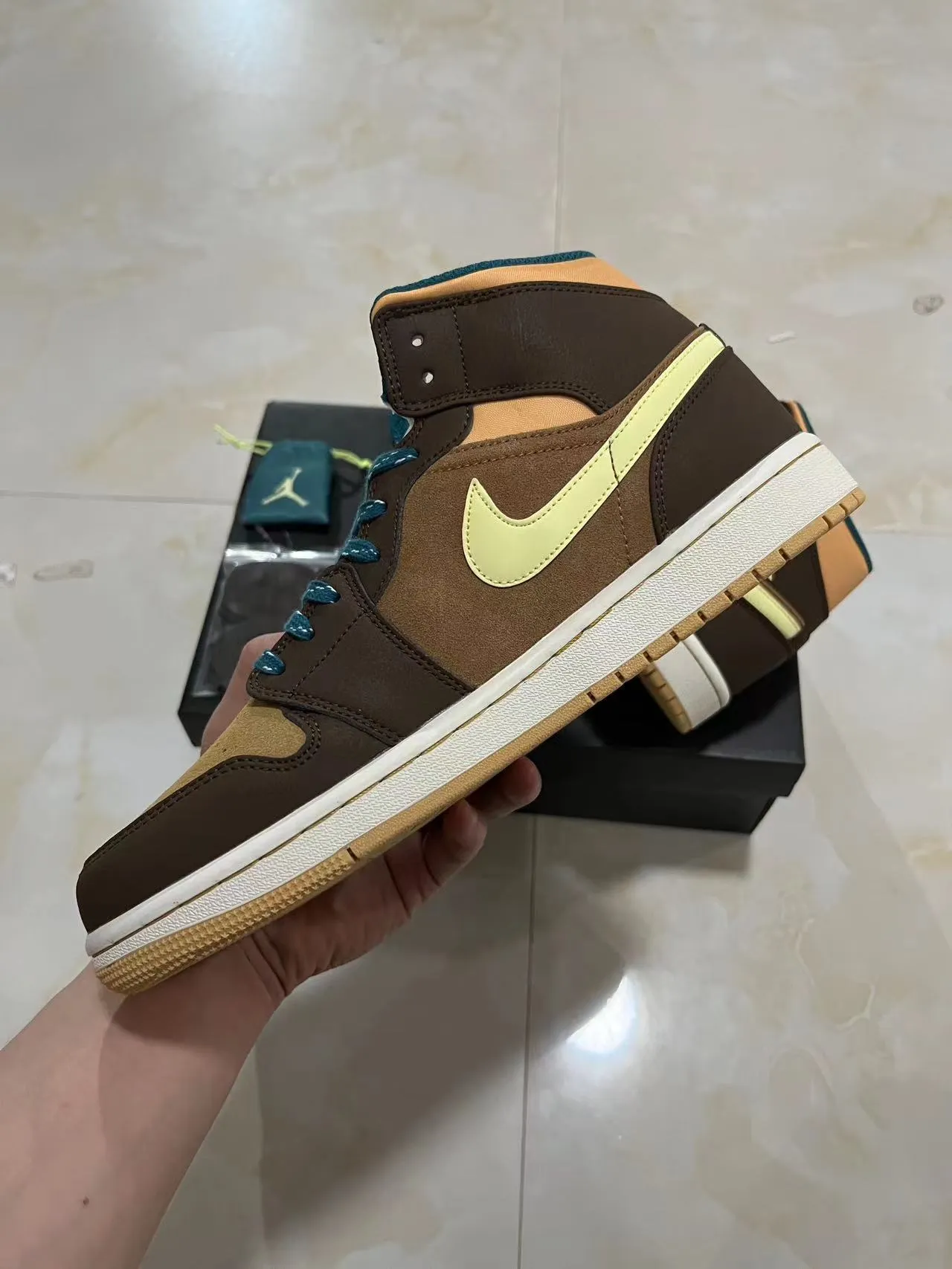 Air Jordan 1 Brown Beige High-Top Suede-Leather Panelled Basketball Shoes 5