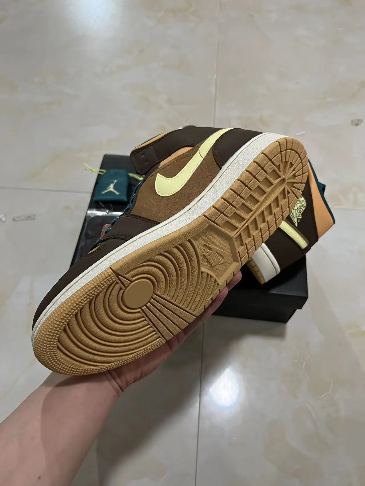 Air Jordan 1 Brown Beige High-Top Suede-Leather Panelled Basketball Shoes 6