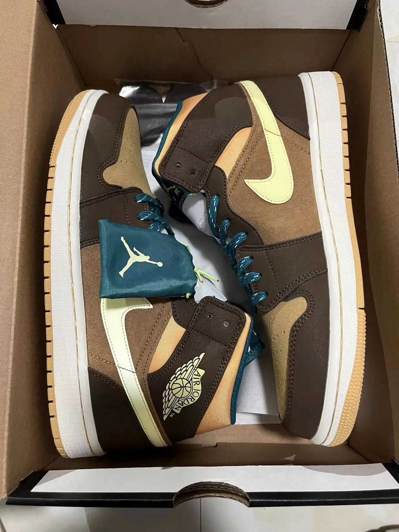 Air Jordan 1 Brown Beige High-Top Suede-Leather Panelled Basketball Shoes 10